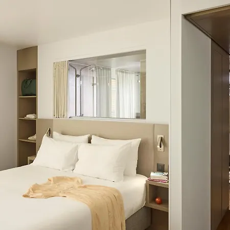 Hotel Base 4*