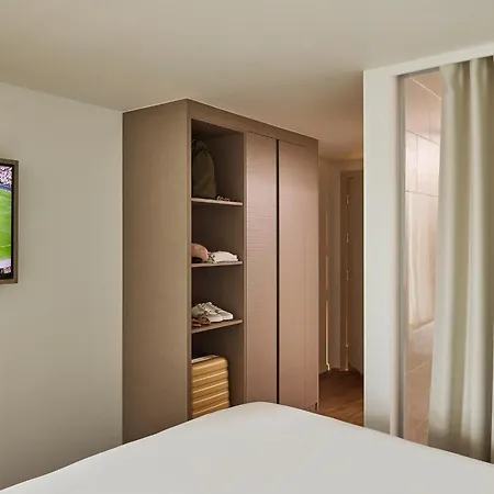 Base Hotel