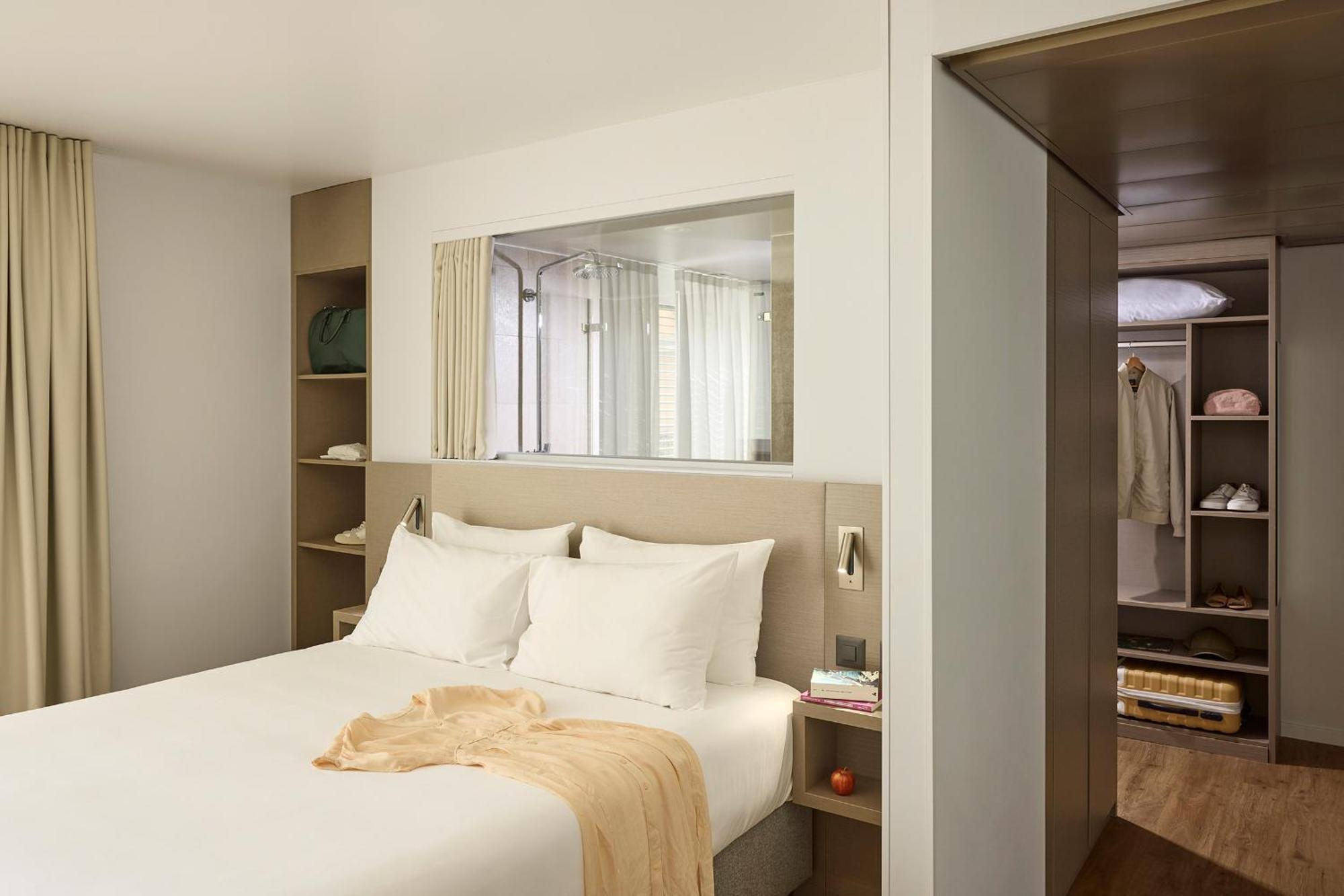Hotel Base 4*