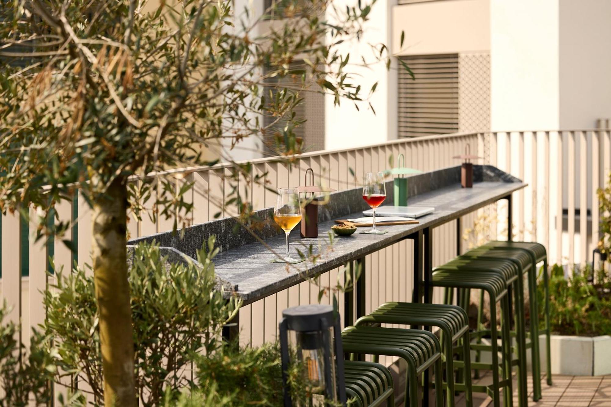 Base Hotel