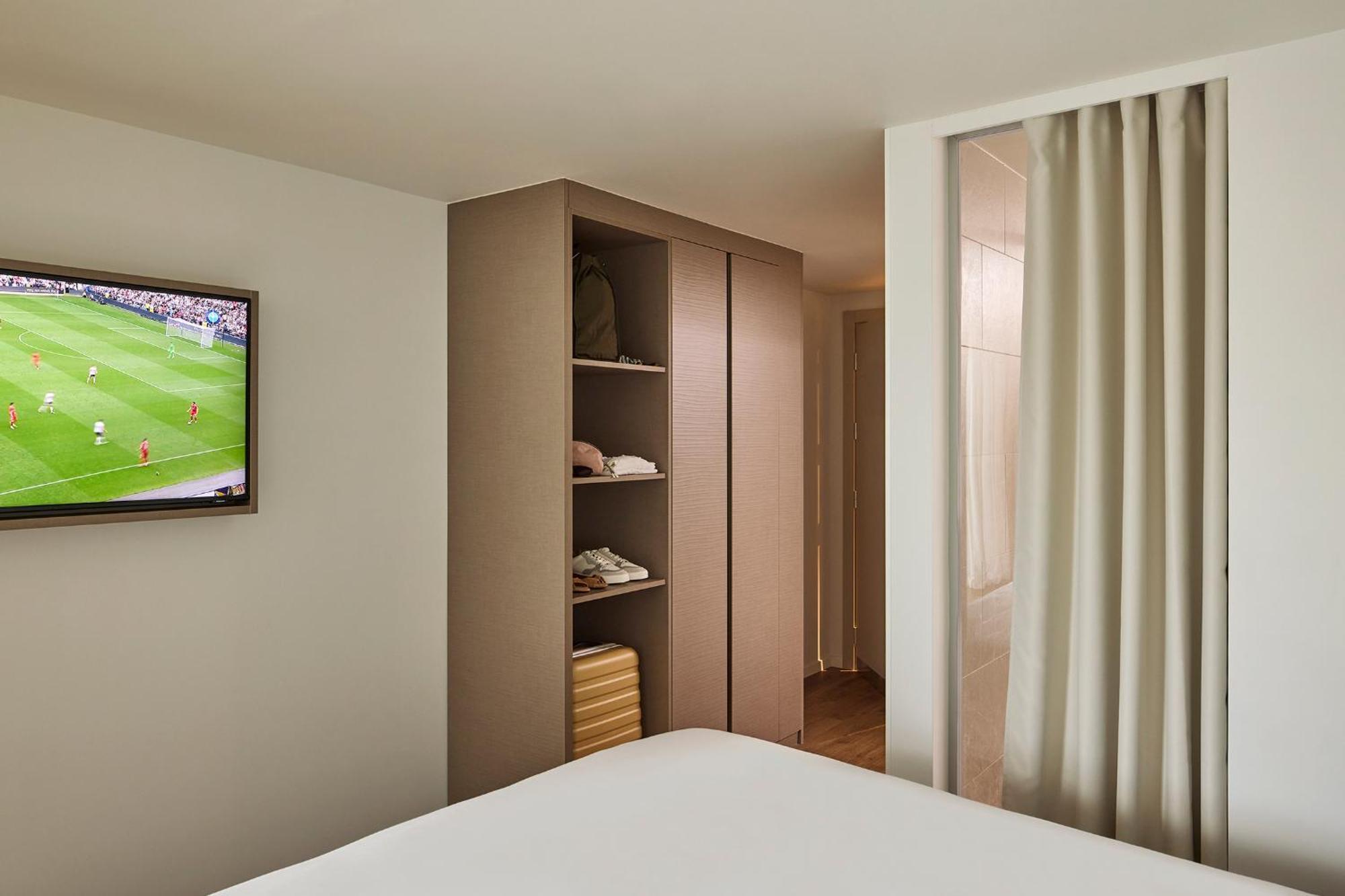 Base Hotel